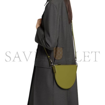 GUCCI B SMALL BAG 824529AAEMK8582 (23*18.5*2cm)