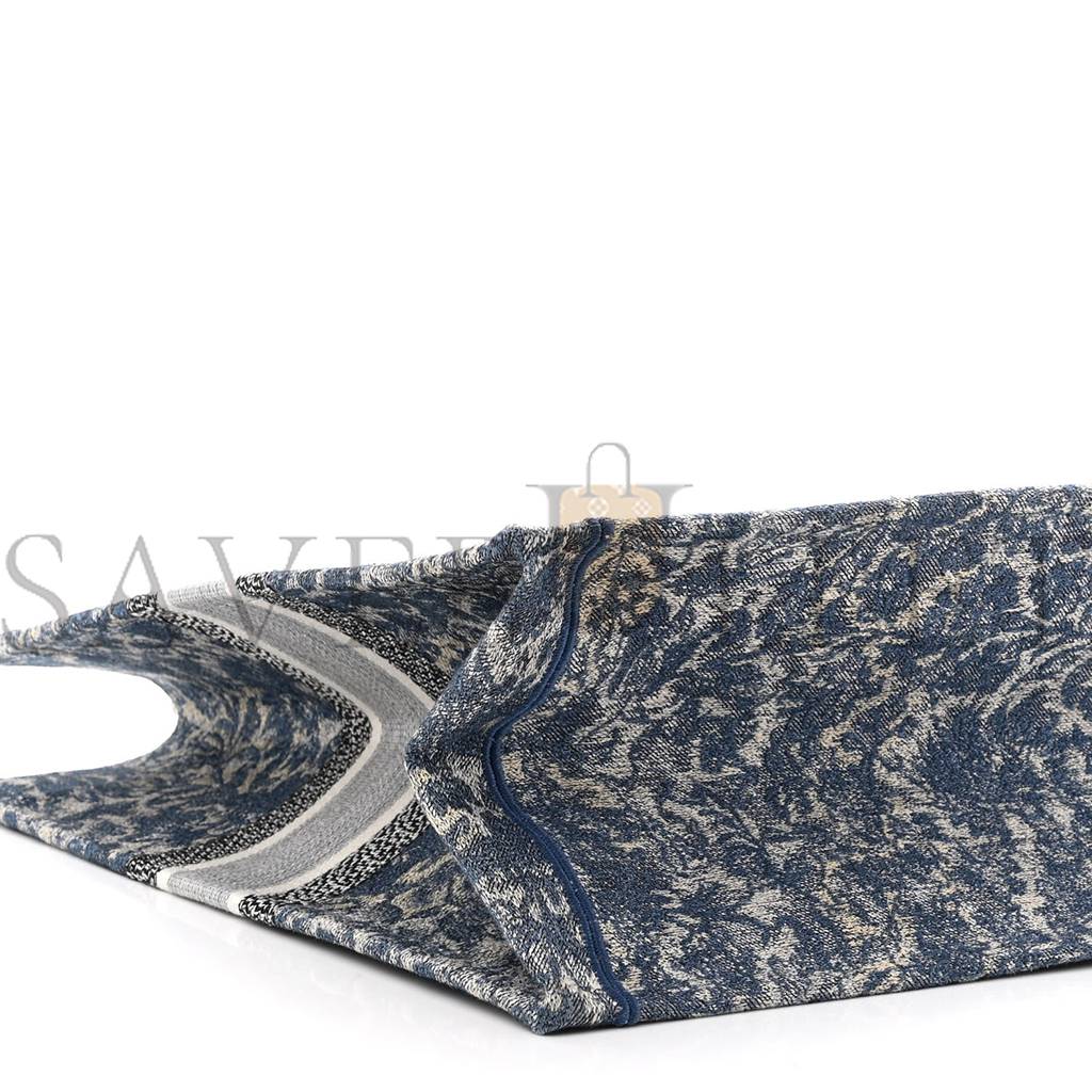 DIOR CANVAS EMBROIDERED LARGE BROCART BOOK TOTE BLUE (42*35*17.8cm) DIOR CANVAS EMBROIDERED LARGE BROCART BOOK TOTE BLUE (42*35*17.8cm)
